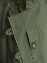 Load image into Gallery viewer, Swedish motorcycle jacket, men's retro military green casual cropped jacket, 100% cotton canvas workwear asymmetric safari style