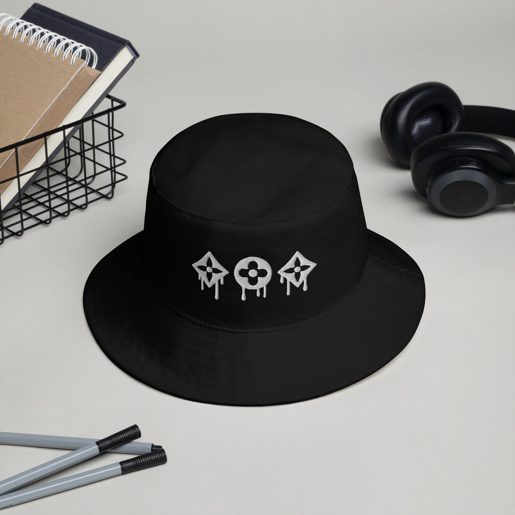 ABSTRACT DRIP BLACK BUCKET HAT